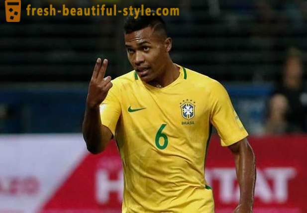 Alex Sandro: trumpa istorija Brazilijos futbolo karjerą