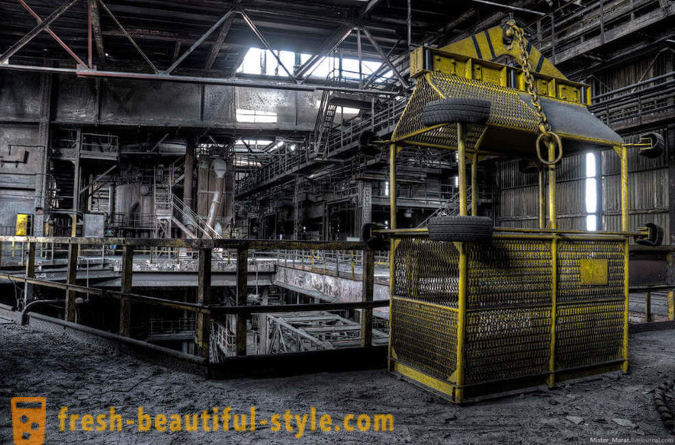 Vaikščioti per apleistame fabrike Belgijoje