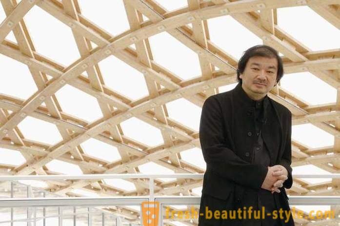 Japonijos architektas sukuria popieriaus ir kartono namus
