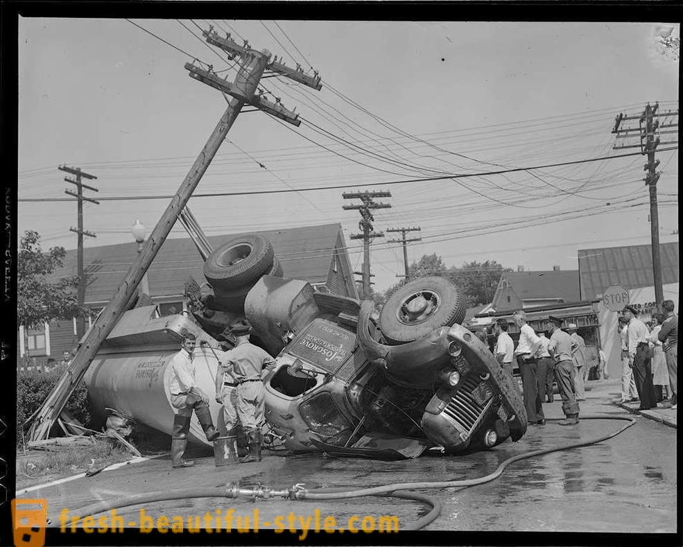 Nuotraukų kolekcija avarijų Amerikos keliais metais 1930-1950