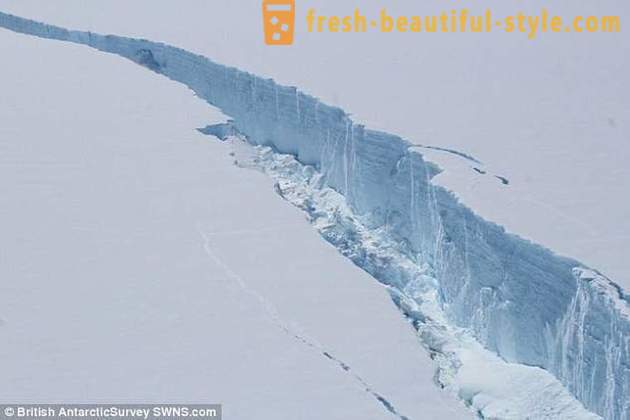 Ledkalnis nuo Antarktidos atskilo žinutę daugiau nei du Maskvos sritis