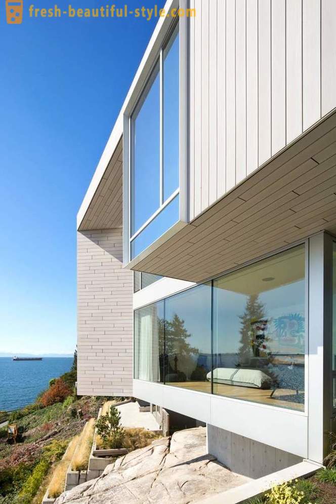 Architektūra ir interjero namo iš Vakarų Vankuveris vandenyną