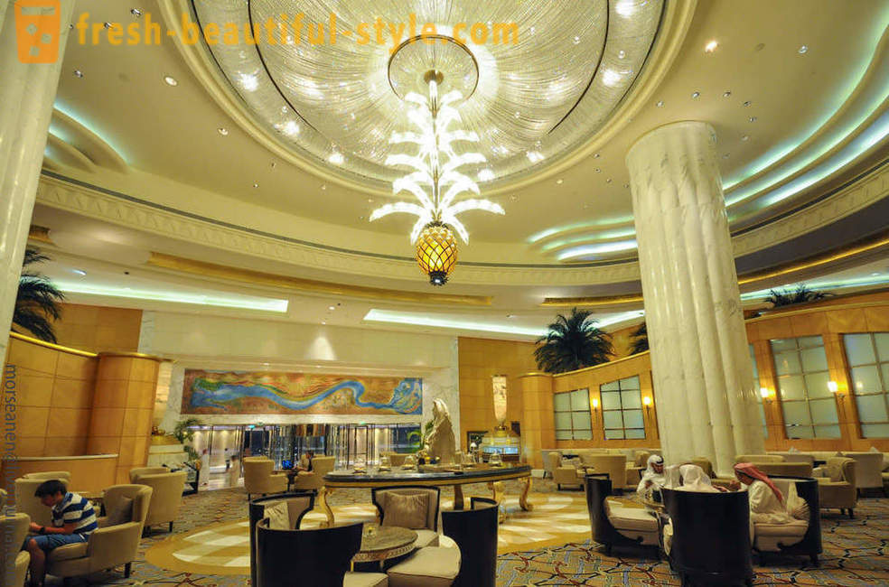 Vaikščioti ant prabangaus viešbučio Grand Hyatt Dubai
