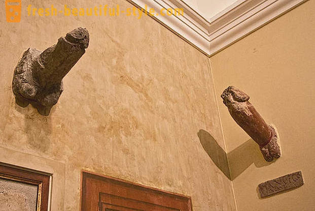 Paslaptis muziejus erotinio meno Neapolyje