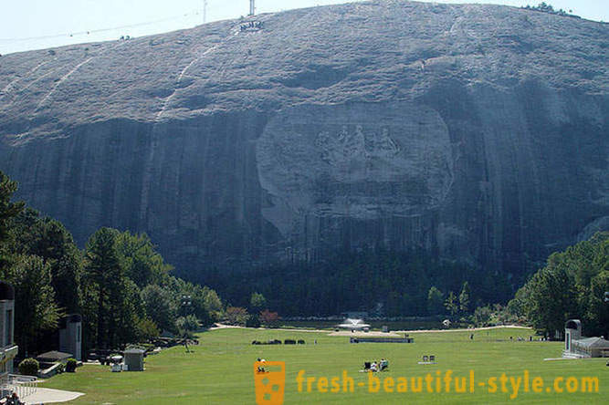 Didžiausi pasaulio kietasis monolitų