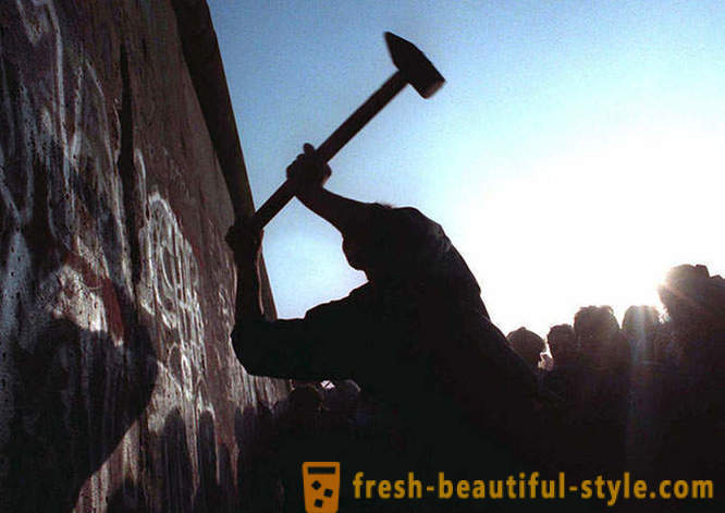 Berlyno sienos griuvimas