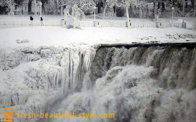 10 įspūdingi nuotrauka įšaldytos Niagara Falls