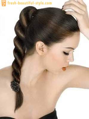 Madingi elementas - NERIJA: šukuosena pati vidutinio plaukų