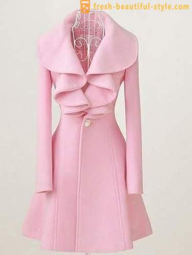 Rožinė suknelė, kaip pagrindinio elemento spinta
