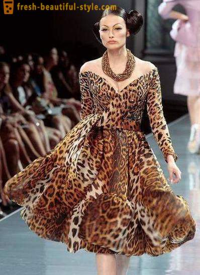 Leopardas suknelė: ką nešioti ir kaip dėvėti?